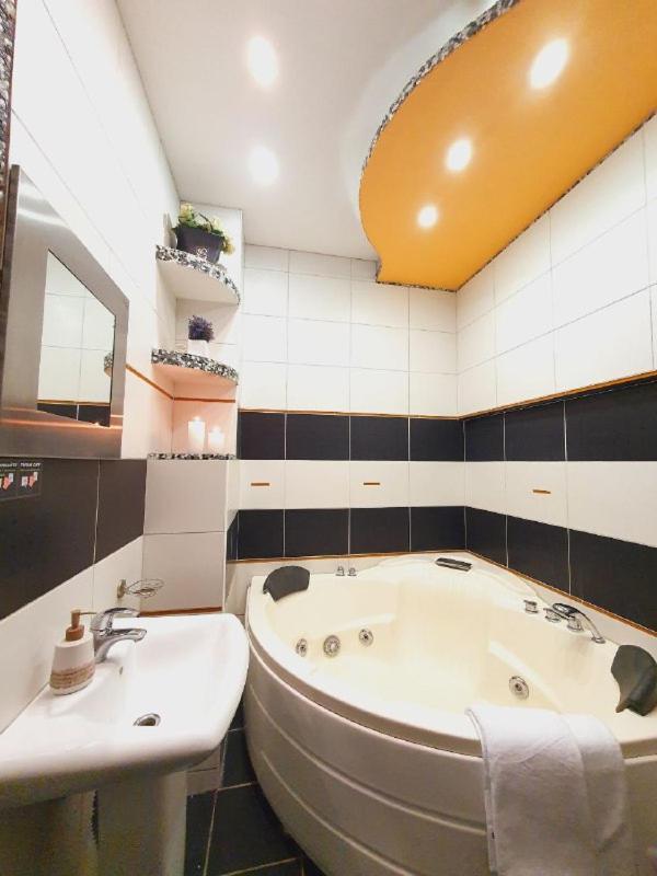 Inn Home Apartments-Olimpiysky Stadium Area Kiev Eksteriør bilde